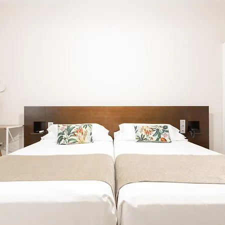 Otel Aacr Monteolivos