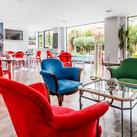 Otel Aacr Monteolivos Sevilla